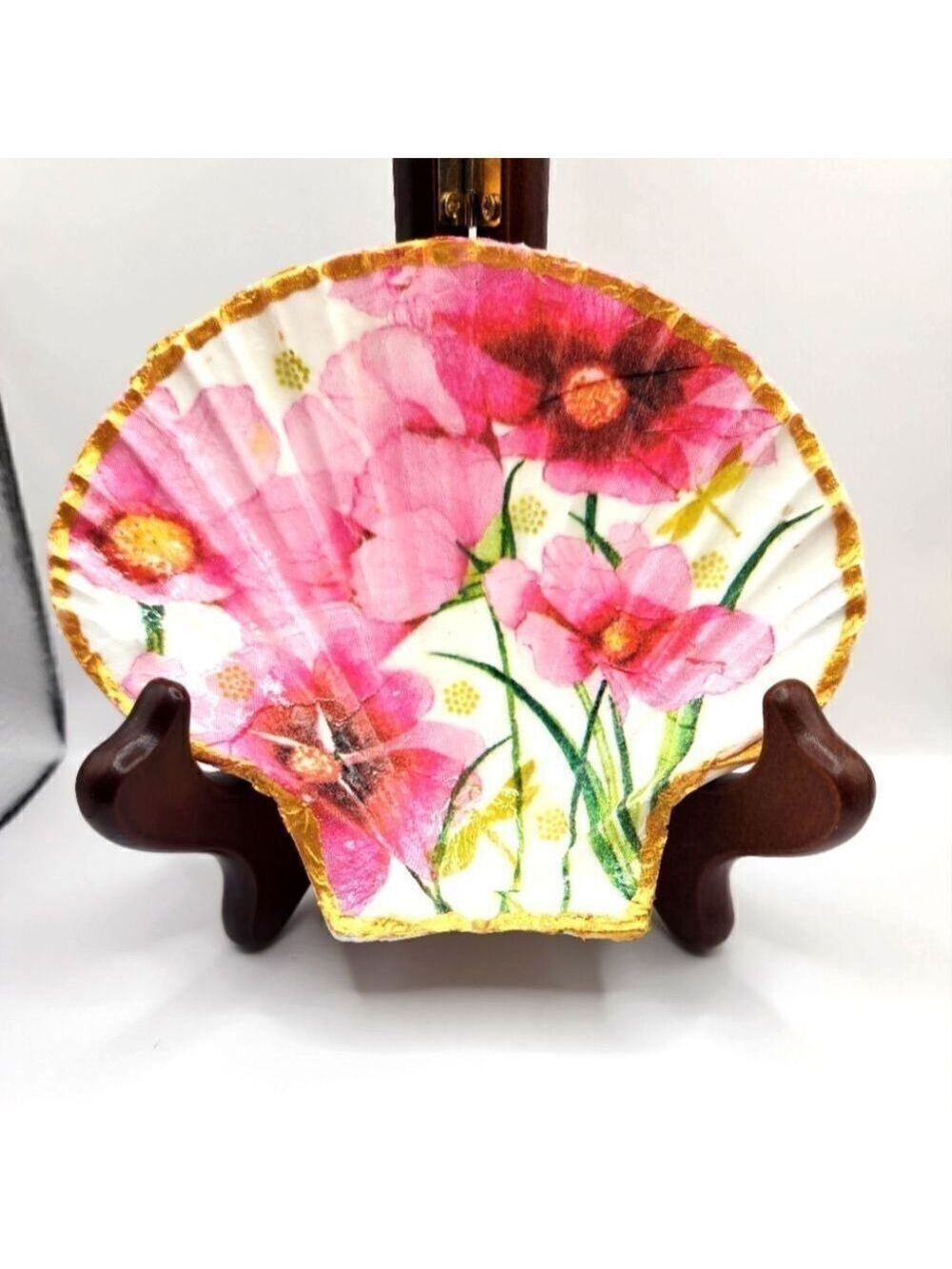 SCALLOPED FAN SHELL 